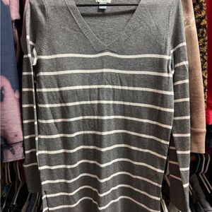 NWT - Old Navy Charcoal and Cream Striped V-Neck Sweater